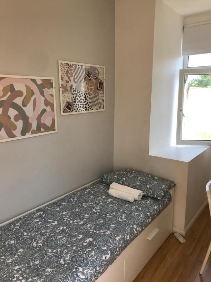 Single Bedrooms With Wifi And Underbed 10 London Eksteriør billede