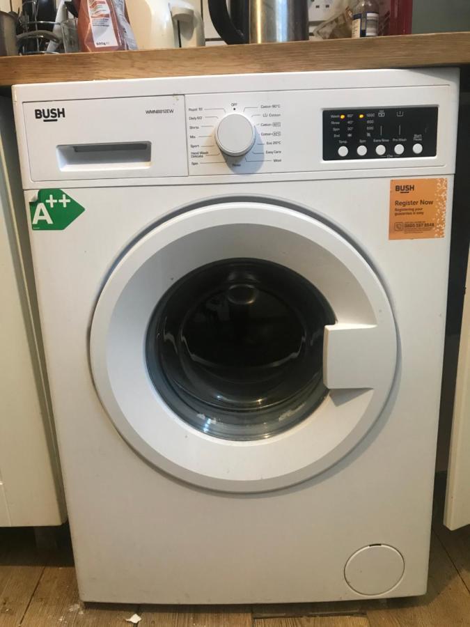 Single Bedrooms With Wifi And Underbed 10 London Eksteriør billede